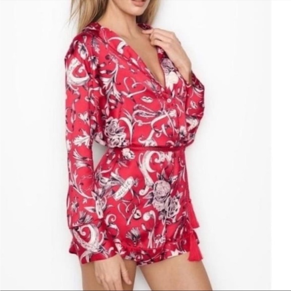 NWT Victoria’s Secret Red Satin Long Sleeve Romper PJ - Picture 1 of 7